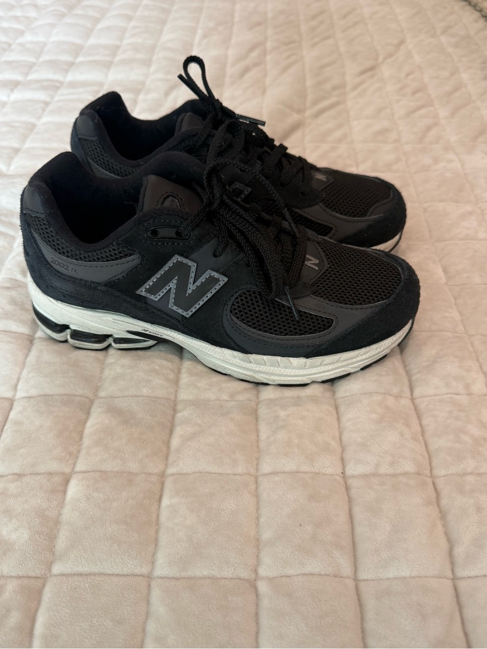 New Balance Kids Black Athletic Sneakers with White Midsoles